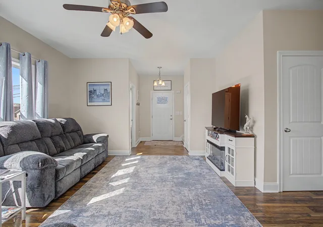 Photo 4 of Single family home for sale at 1901 Sheffield Ln, Columbia, TN 38401 | MLS# 3622210 | Listing updated on 2026-10-18