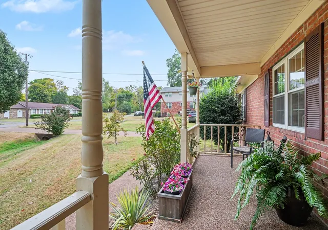 Photo 4 of Single family home for sale at 110 Lynn Dr, Gallatin, TN 37066 | MLS# 3613260 | Listing updated on 2026-10-09