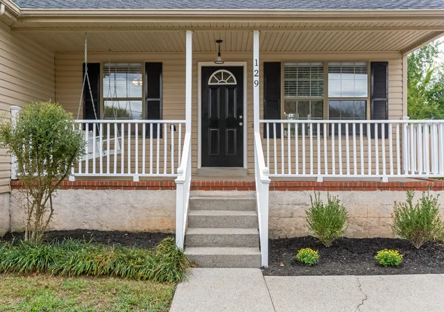 Photo 1 of Single family home for sale at 129 Riverwood Dr, La Vergne, TN 37086 | MLS# 3612847 | Listing updated on 2026-10-07