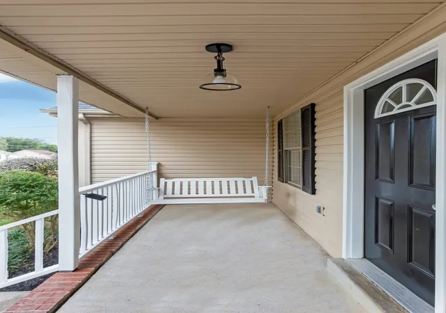 Photo 3 of Single family home for sale at 129 Riverwood Dr, La Vergne, TN 37086 | MLS# 3612847 | Listing updated on 2026-10-07