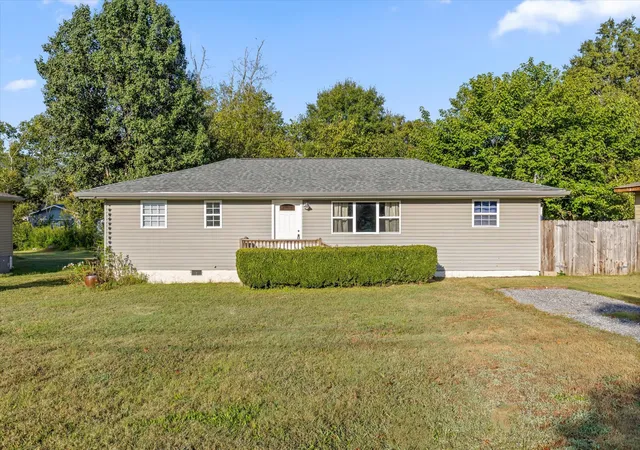 Photo 1 of Single family home for sale at 1321 Raydine Ln, Rossville, GA 30741 | MLS# 3610849 | Listing updated on 2026-10-04
