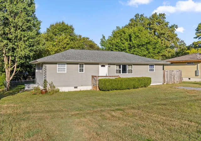 Photo 2 of Single family home for sale at 1321 Raydine Ln, Rossville, GA 30741 | MLS# 3610849 | Listing updated on 2026-10-04