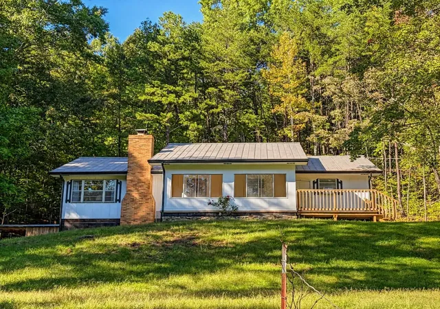 Single family home for sale at 123 Cooper Rd, Vonore, TN 37885 | MLS# 3610950