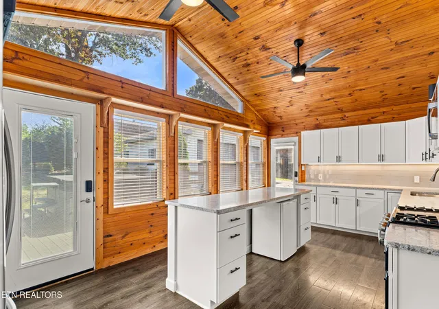 Photo 2 of Single family home for sale at 2954 Marvin Cir, Maryville, TN 37803 | MLS# 3610848 | Listing updated on 2026-10-02