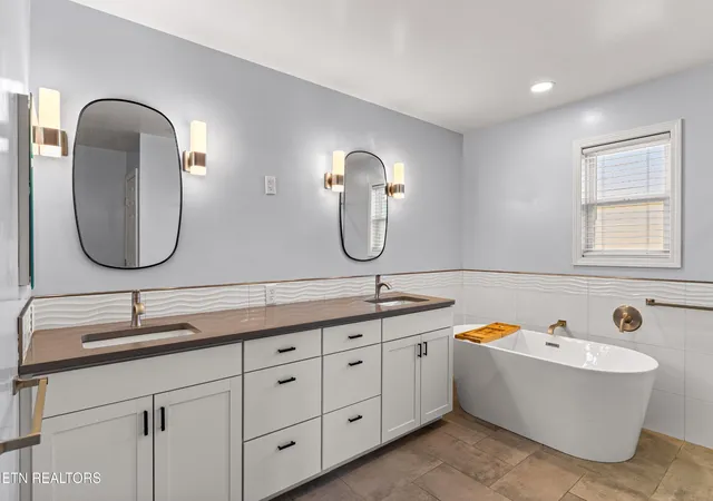 Photo 3 of Single family home for sale at 2954 Marvin Cir, Maryville, TN 37803 | MLS# 3610848 | Listing updated on 2026-10-02