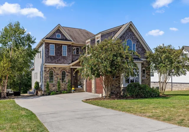 Photo 1 of Single family home for sale at 1966 Wagon Ln, Signal Mountain, TN 37377 | MLS# 3610862 | Listing updated on 2026-10-02