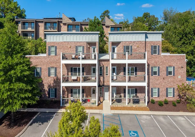 Listing Photo 5 - Condo for sale in building located at 229 Delmont St, Chattanooga, TN 37405 - Unit #259