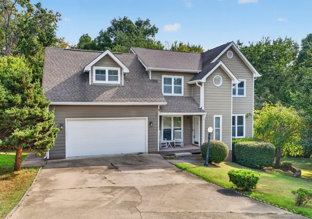 Photo 3 of Single family home for sale at 8014 Woodstone Dr, Hixson, TN 37343 | MLS# 3610860 | Listing updated on 2026-10-26