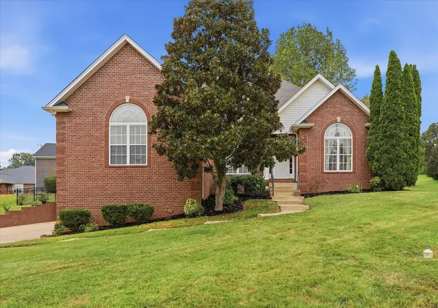 Photo 2 of Single family home for sale at 4006 Pilgrim Trl, Greenbrier, TN 37073 | MLS# 3610899 | Listing updated on 2026-10-09