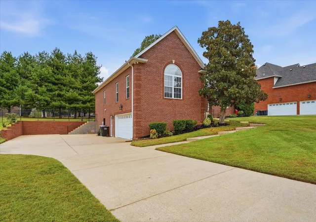 Photo 3 of Single family home for sale at 4006 Pilgrim Trl, Greenbrier, TN 37073 | MLS# 3610899 | Listing updated on 2026-10-09
