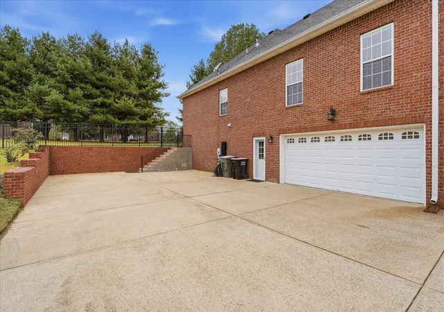 Photo 3 of Single family home for sale at 4006 Pilgrim Trl, Greenbrier, TN 37073 | MLS# 3610899 | Listing updated on 2026-10-09