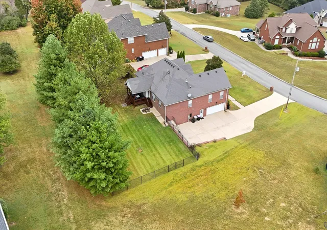 Photo 4 of Single family home for sale at 4006 Pilgrim Trl, Greenbrier, TN 37073 | MLS# 3610899 | Listing updated on 2026-10-09