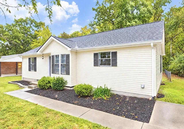 Photo 1 of Single family home for sale at 2041 Phillips St, Lewisburg, TN 37091 | MLS# 3611481 | Listing updated on 2026-10-07