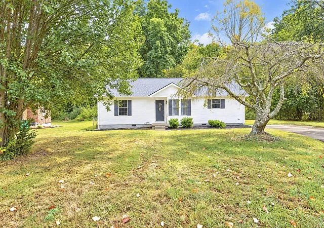 Photo 2 of Single family home for sale at 2041 Phillips St, Lewisburg, TN 37091 | MLS# 3611481 | Listing updated on 2026-10-07
