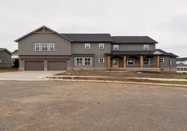 Single family home for sale at 5208 Fairhaven Cir, Thompsons Station, TN 37179 | MLS# 3610908