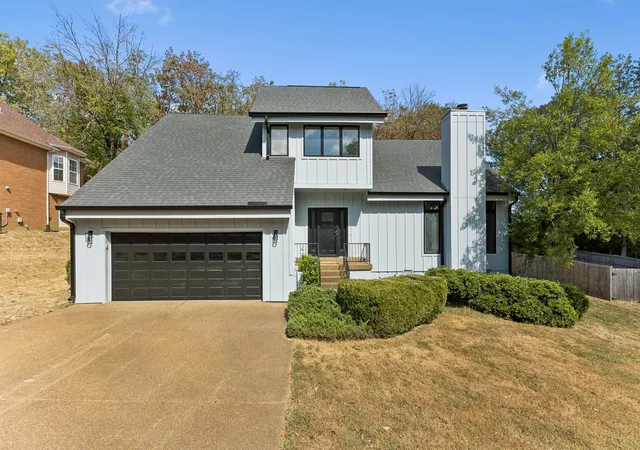 Photo 3 of Single family home for sale at 103 Bentree Dr, Hendersonville, TN 37075 | MLS# 3611116 | Listing updated on 2026-10-05