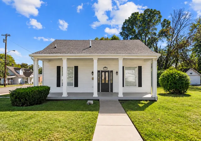 Photo 1 of Single family home for sale at 556 E Vine St, Murfreesboro, TN 37130 | MLS# 3610921 | Listing updated on 2026-10-03