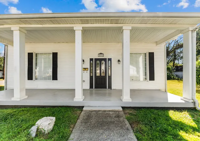 Photo 2 of Single family home for sale at 556 E Vine St, Murfreesboro, TN 37130 | MLS# 3610921 | Listing updated on 2026-10-03
