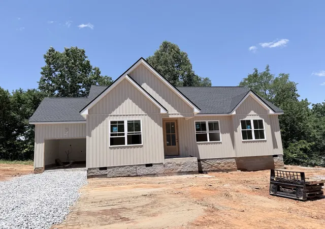Photo 1 of Single family home for sale at 202 Wallace St, Cumberland City, TN 37050 | MLS# 3610905 | Listing updated on 2026-10-06