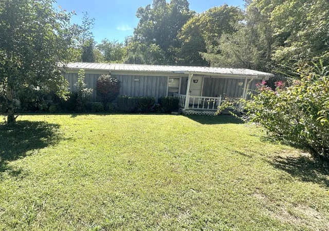 Photo 1 of Manufactured home for sale at 308 Poplar St, Smithville, TN 37166 | MLS# 3612369 | Listing updated on 2026-10-08