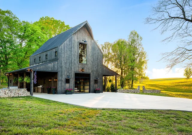 Photo 1 of Single family home for sale at 795 Tucker Rd, Dickson, TN 37055 | MLS# 3611220 | Listing updated on 2026-10-09