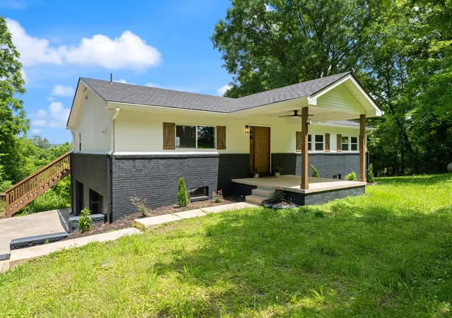Photo 1 of Single family home for sale at 213 Delina Boonshill Rd, Petersburg, TN 37144 | MLS# 3618581 | Listing updated on 2026-10-10