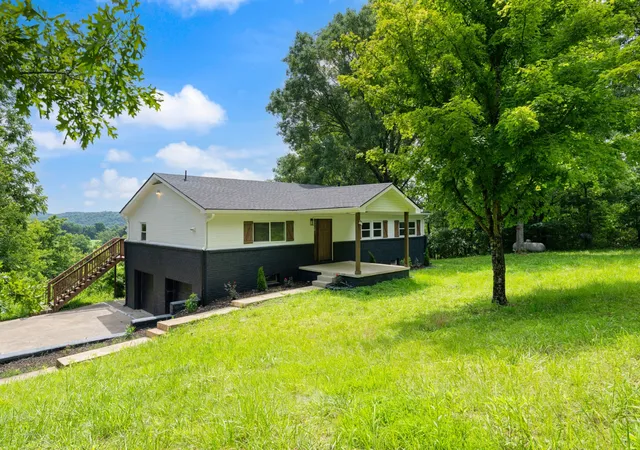 Photo 3 of Single family home for sale at 213 Delina Boonshill Rd, Petersburg, TN 37144 | MLS# 3618581 | Listing updated on 2026-10-10