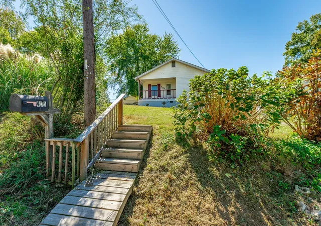 Photo 4 of Single family home for sale at 406 Chambers St, Rossville, GA 30741 | MLS# 3610947 | Listing updated on 2026-10-02