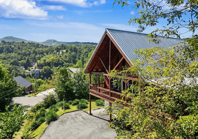 Single family home for sale at 920 Cedar Ln W, Gatlinburg, TN 37738 | MLS# 3611198
