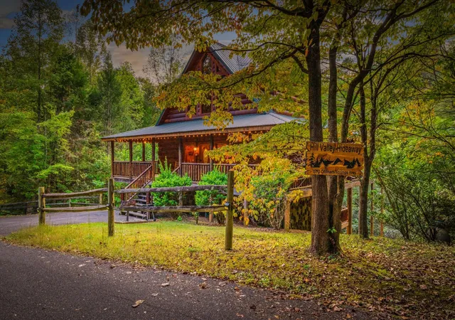 Photo 2 of Single family home for sale at 1570 Oldham Springs Way, Sevierville, TN 37876 | MLS# 3610973 | Listing updated on 2026-10-29