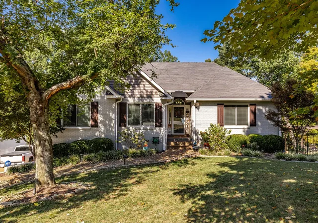 Photo 2 of Single family home for sale at 307 Dorris Ct, Hendersonville, TN 37075 | MLS# 3618854 | Listing updated on 2026-10-09