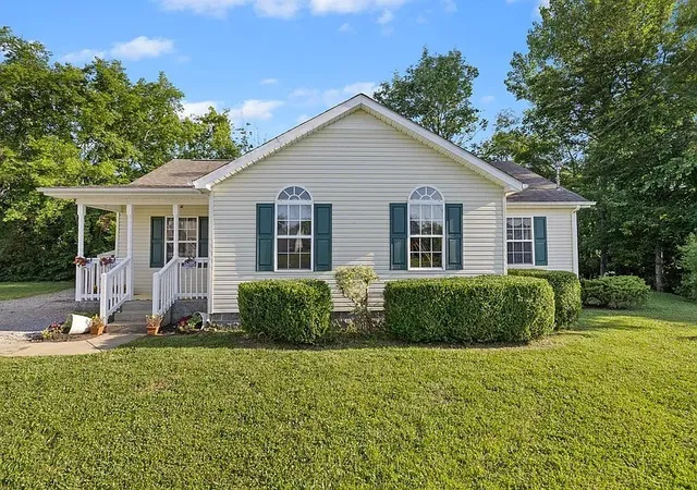 Single family home for sale at 111 Daytona Ln, Shelbyville, TN 37160 | MLS# 3610986