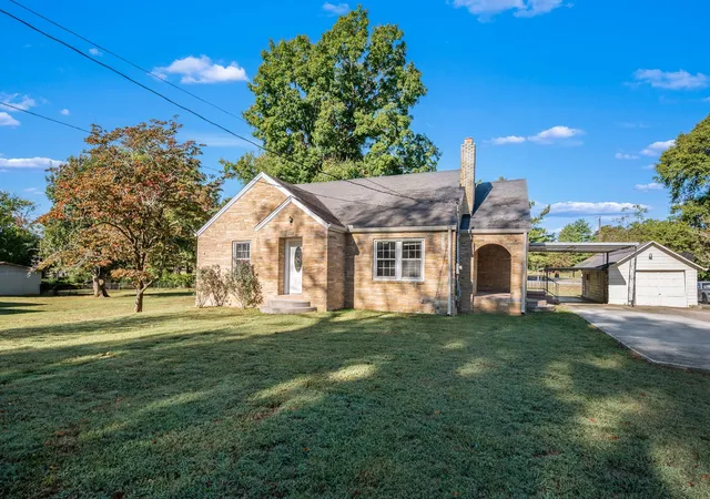 Single family home for sale at 113 Carlisle Ave, Shelbyville, TN 37160 | MLS# 3611296