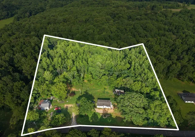 Photo 3 of Manufactured home for sale at 1098 Ewing Albright Rd, Ashland City, TN 37015 | MLS# 3611007 | Listing updated on 2026-10-03