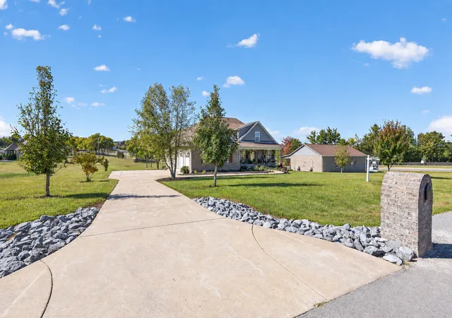 Photo 3 of Sale Pending at 1004 Caballo Trl, Gallatin, TN 37066 | MLS# 3611039 | Listing updated on 2026-10-16