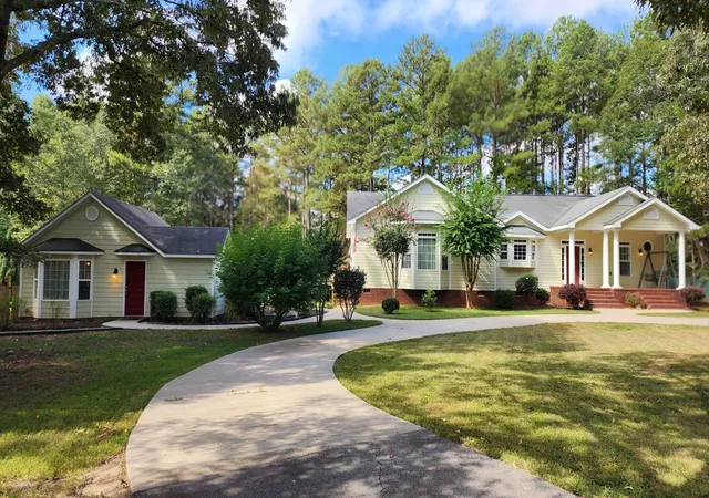 Photo 1 of Single family home for sale at 796 Oak Grv Rd, Griffin, GA 30224 | MLS# 3611016 | Listing updated on 2026-10-06