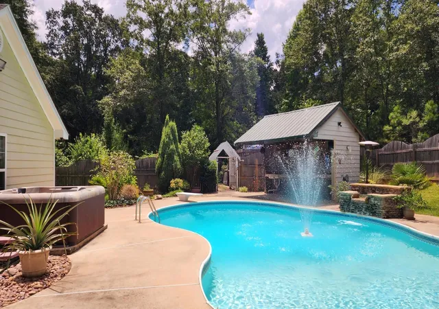 Photo 2 of Single family home for sale at 796 Oak Grv Rd, Griffin, GA 30224 | MLS# 3611016 | Listing updated on 2026-10-06