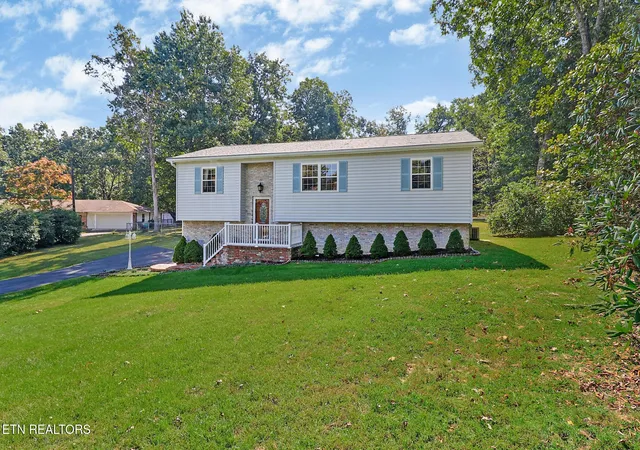 Photo 3 of Single family home for sale at 187 Cardinal Loop, Crossville, TN 38555 | MLS# 3611040 | Listing updated on 2026-10-03