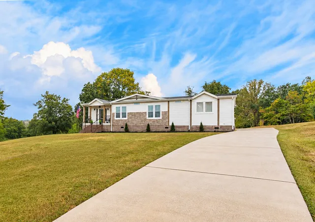 Photo 2 of Manufactured home for sale at 410 Columbia Ave, Centerville, TN 37033 | MLS# 3611151 | Listing updated on 2026-10-05