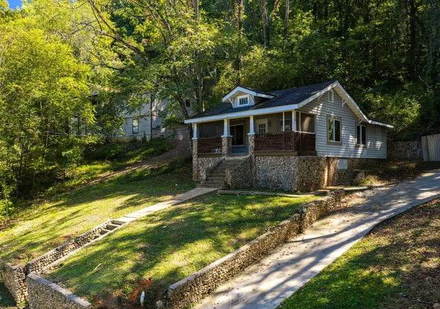 Photo 2 of Single family home for sale at 2320 Harrison Pike, Chattanooga, TN 37406 | MLS# 3611059 | Listing updated on 2026-10-07
