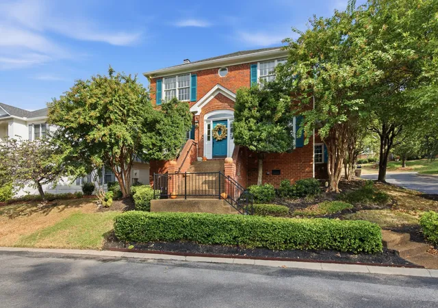 Photo 3 of Single family home for sale at 72 Ravenwood Hills Cir, Nashville, TN 37215 | MLS# 3611075 | Listing updated on 2026-10-08