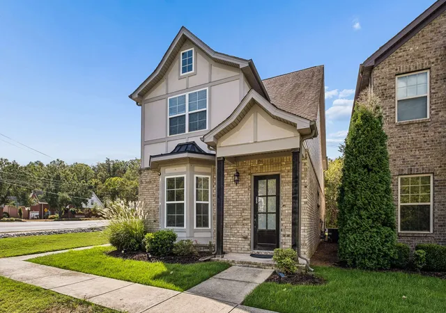 Photo 2 of Single family home for sale at 200 Cedar Pl Row, Nashville, TN 37221 | MLS# 3614498 | Listing updated on 2026-10-09