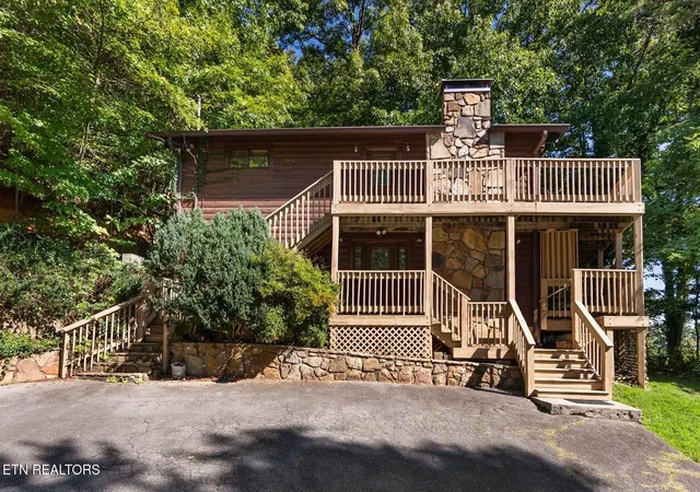 Photo 2 of Single family home for sale at 2123 Luzerne Dr, Gatlinburg, TN 37738 | MLS# 3611076 | Listing updated on 2026-10-03