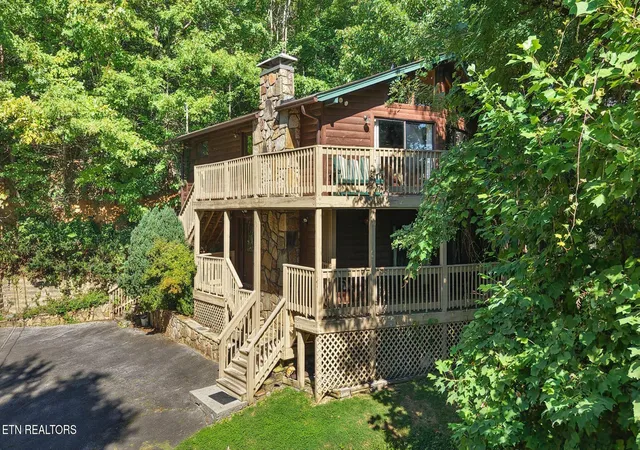 Photo 4 of Single family home for sale at 2123 Luzerne Dr, Gatlinburg, TN 37738 | MLS# 3611076 | Listing updated on 2026-10-03