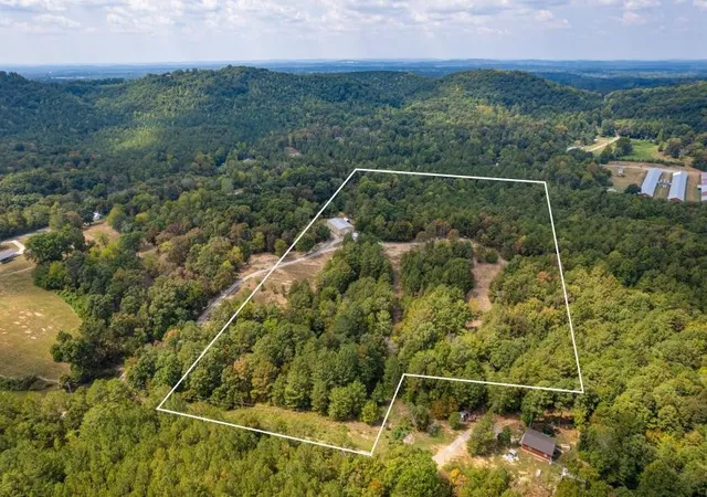Photo 3 of Single family home for sale at 137 Volunteer Ln, Old Fort, TN 37362 | MLS# 3611087 | Listing updated on 2026-10-03