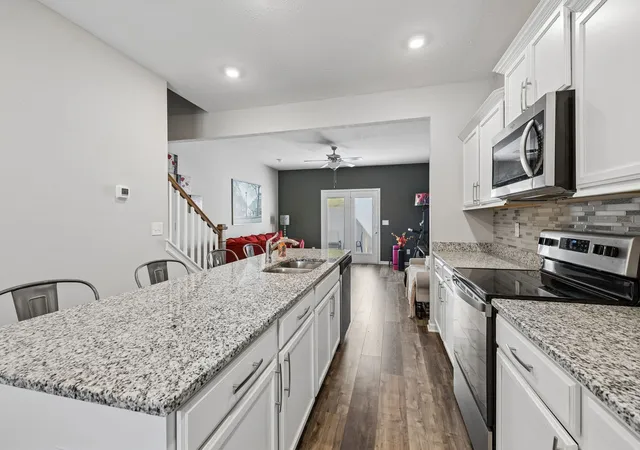 Photo 4 of Townhouse for sale at 811 Bradburn Village Way, Antioch, TN 37013 | MLS# 3611178 | Listing updated on 2026-10-08