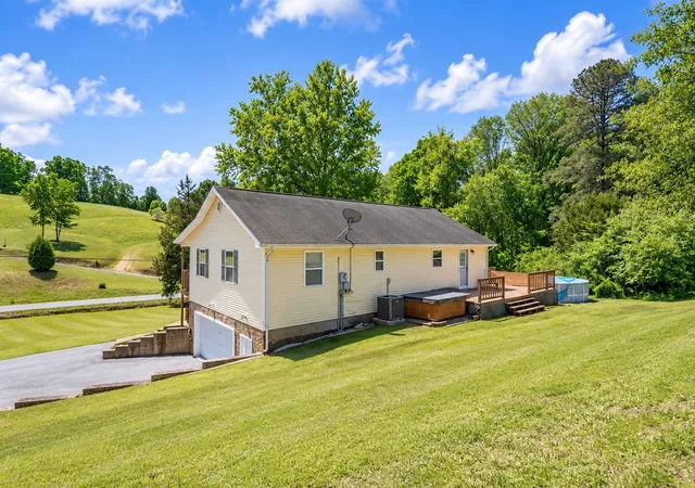 Photo 3 of Single family home for sale at 1045 Walnut Grv Church Rd, Dayton, TN 37321 | MLS# 3611133 | Listing updated on 2026-10-03