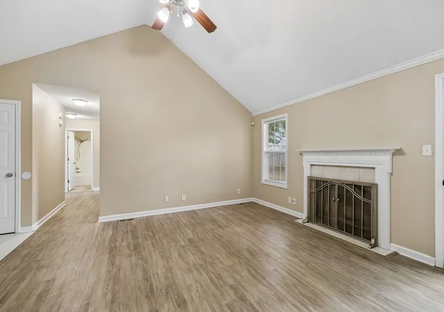 Photo 2 of Single family home for sale at 3871 Mackenzie Dr, Clarksville, TN 37042 | MLS# 3612303 | Listing updated on 2026-10-09