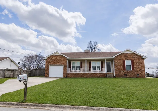Photo 1 of Single family home for sale at 1000 Monica Dr, Clarksville, TN 37042 | MLS# 3611189 | Listing updated on 2026-10-03