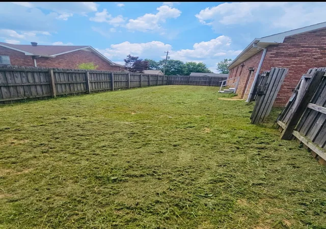 Photo 4 of Single family home for sale at 1000 Monica Dr, Clarksville, TN 37042 | MLS# 3611189 | Listing updated on 2026-10-03
